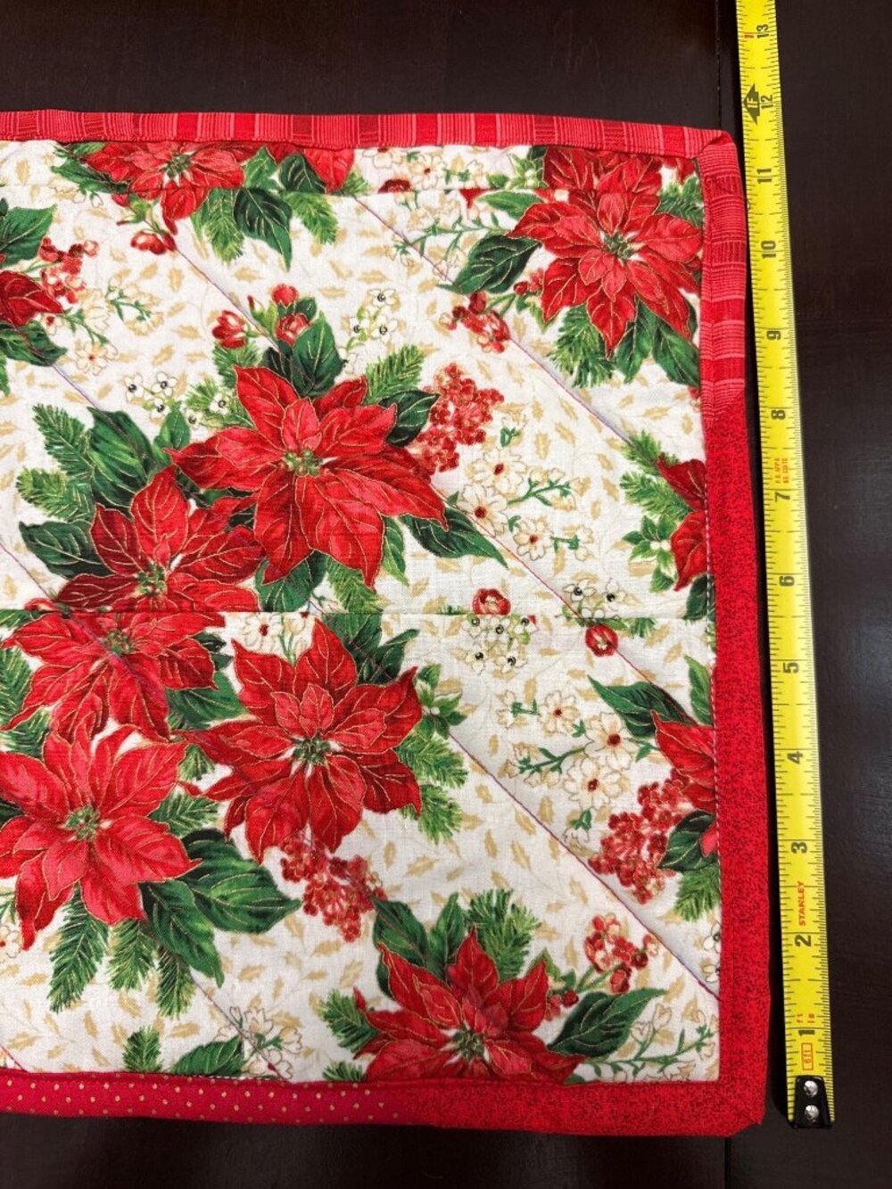 Quilted Christmas Table Mats Set Of 4 Snowflake & Poinsettia 19” x12" Red Green - Picture 4 of 5